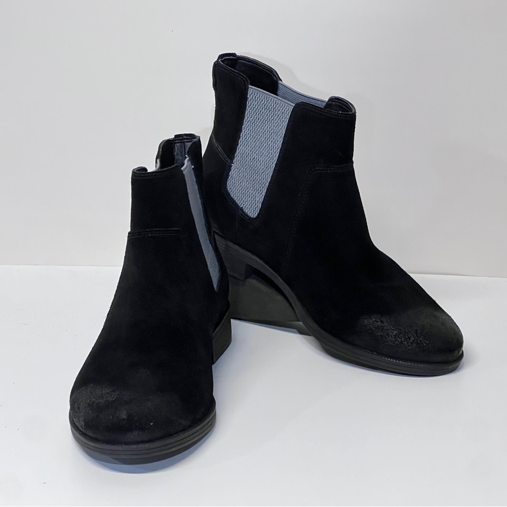 Vionic Black Suede Alana Water Repellant Chelsea Ankle Boots Size 7.5